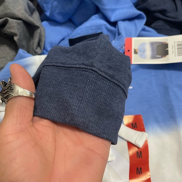 NWT Women’s Size Medium Calvin Klein Jeans Cropped Tie-Dye Logo Prints Hoodie - Picture 10 of 12